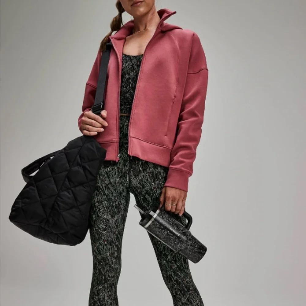 Stanley x CALIA Patterned Quencher Tumbler 40oz Black Green with Handle & Straw - Picture 4 of 6